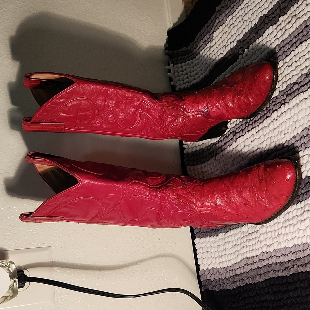 Red Ostrich Boots made by Larry Mahan size 7